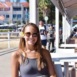 Meet your Posher, Julia